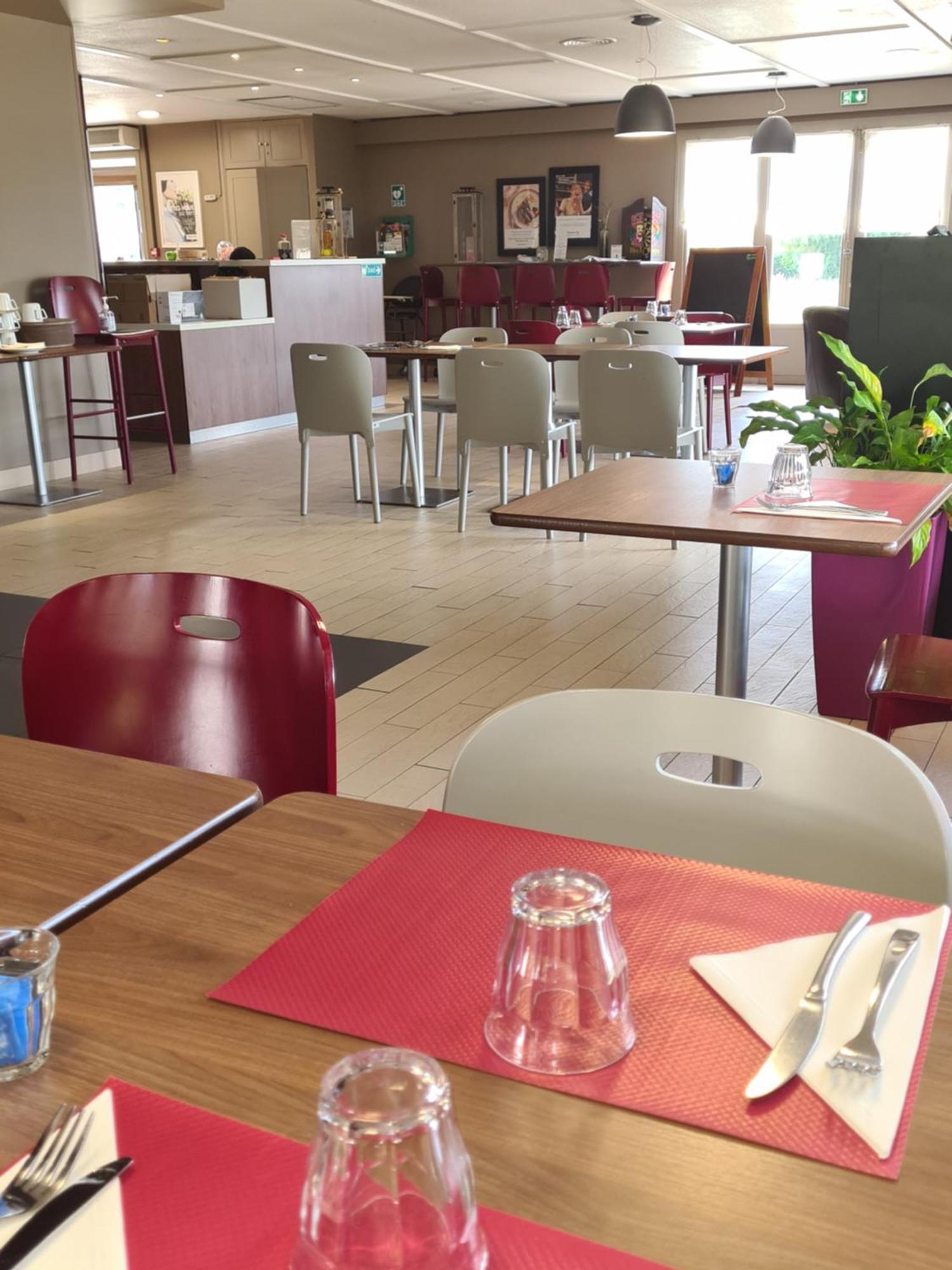 Hotel Campanile Saint-Etienne Est- Saint-Chamond Zewnętrze zdjęcie