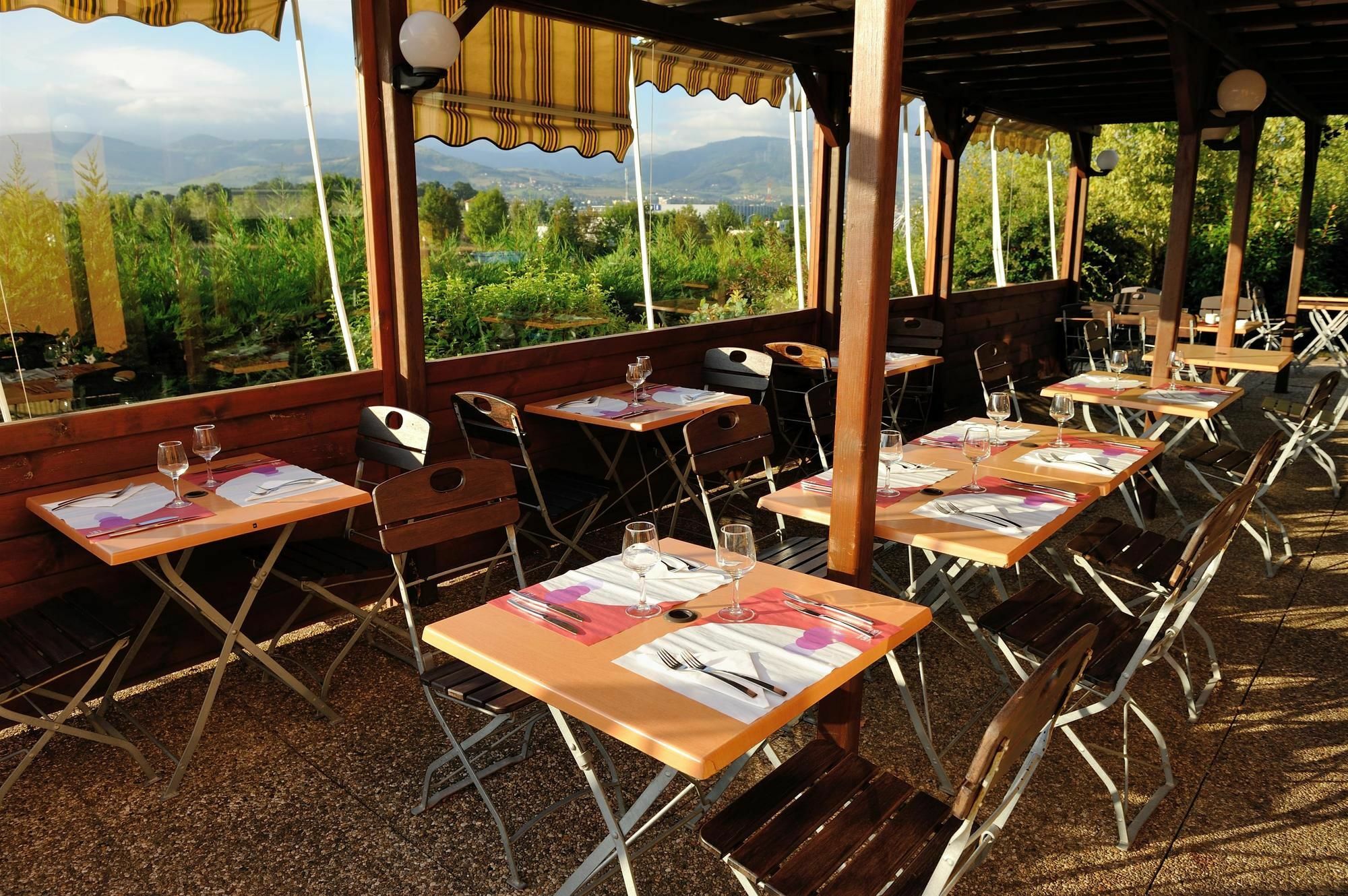 Hotel Campanile Saint-Etienne Est- Saint-Chamond Zewnętrze zdjęcie